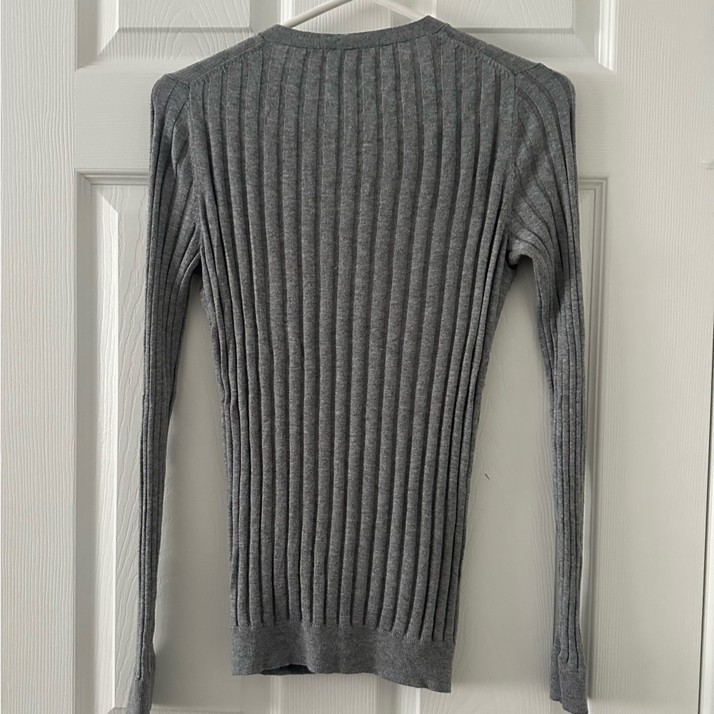 GAP Slim Ribbed Button-Front Gray Cardigan - Picture 2 of 3